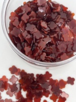 Vente en gros à Dubaï de perles en forme de fleur rouge naturelle, pierre d'agate, turquoise, perle à double tranche traitée thermiquement, pierres précieuses en vrac pour bijoux