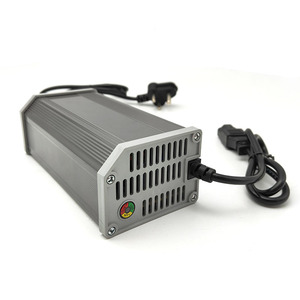 Cargador <span class=keywords><strong>de</strong></span> Bicicleta Eléctrica Duradero <span class=keywords><strong>de</strong></span> 600W <span class=keywords><strong>de</strong></span> Alta Eficiencia, 48V 5A, Carga Rápida, Carcasa <span class=keywords><strong>de</strong></span> Aluminio, Solución <span class=keywords><strong>de</strong></span> Batería para Scooters, Enchufe AC/DC - Product Image 6