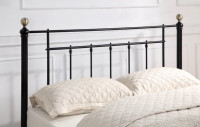 Cadre de lit en métal noir sur mesure OEM, design moderne et minimaliste, installation facile, robuste, idéal pour appartement locatif, chambre d'amis, dortoir