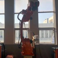 Nouvelle boîte de vitesses pour bras robotisé 6 axes : contrôle précis des paramètres de processus de soudage, assurant une qualité de soudure constante et des soudures parfaites.