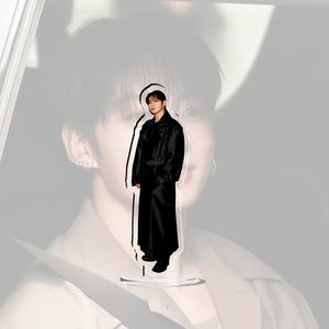 10CM KPOP JUNGKOOK HD Photo Deux Côtés Imprimer Acrylique Standee Magazine <span class=keywords><strong>Action</strong></span> Stand <span class=keywords><strong>Bureau</strong></span> Décor Affichage Modèle Fans Cadeau D'anniversaire - Product Image 2