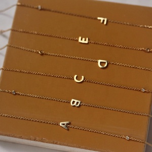 Collier en acier inoxydable doré personnalisé avec nom, minuscules breloques en cristal, 26 initiales, chaîne fine, vente en gros de bijoux cadeaux pour femmes - Product Image 2