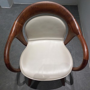 Chaise de salle à manger scandinave haut de gamme en bois massif avec coussin en cuir véritable, mobilier moderne pour la maison, l'hôtel, le restaurant PISANO - Product Image 1
