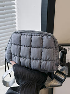 新款绗缝腰包和斜挎胸包，时尚的运动骑行羽绒包。 厂家直销，可定制。 - Product Image 2