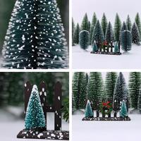 SANWEI Weihnachts-Minidorf Zubehör Weihnachtsbäume Verschneite Bäume Holzzaun Miniatur Winter-Feiertagsdorf Weihnachtsdekoration