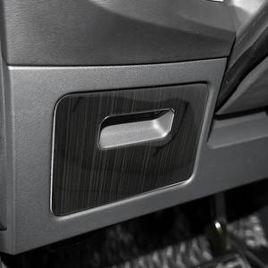 Accessoires d'intérieur automobile en acier inoxydable OEM pour 2019 <span class=keywords><strong>Audi</strong></span> <span class=keywords><strong>Q3</strong></span> Cab Storage Box Panel Decorative Sequins - Product Image 2