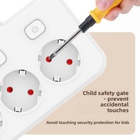 Adaptador de Enchufe Europeo de 13A, Regleta de Alimentación Multicontrol con Cargador USB Rápido y Adaptador Tipo-C con Múltiples Puertos