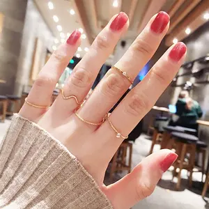 Set Cincin Wanita Berlian Imitasi Imitasi Mode Kuningan Tipis 5 Buah/Set Cincin Dekorasi Geometris Berlapis Emas Sederhana