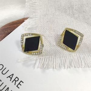 Exquisite <b>Black</b> Geometric <b>Gold</b> Plated Diamond-shaped Stud <b>Earrings</b> for Women Trendy Cold Style New Design High-end - Product Image 4