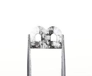 Anillo con Colgante en Forma de B con Diamante Cultivado en Laboratorio de 1.14 CT, 10.0x7.3mm, Color Sal y Pimienta, Certificado IGI - Product Image 3