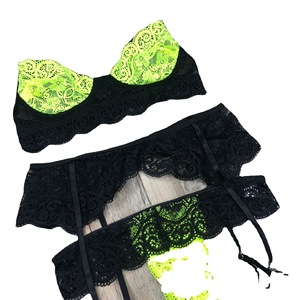 Conjunto de lencería erótica fluorescente de estilo europeo y americano, conjunto sexy de tres piezas con encaje y medias con liguero, venta al por mayor - Product Image 5