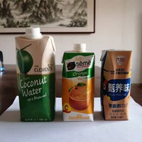 Machine de remplissage et de scellage entièrement automatique pour cartons de jus et de boissons, personnalisable.