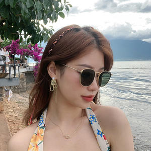 Nuevas gafas <span class=keywords><strong>de</strong></span> <span class=keywords><strong>sol</strong></span> cuadradas modernas Retro con estilo <span class=keywords><strong>para</strong></span> <span class=keywords><strong>mujer</strong></span> Retro UV400 <span class=keywords><strong>lentes</strong></span> polarizadas gafas <span class=keywords><strong>de</strong></span> <span class=keywords><strong>sol</strong></span> playa moda TAC <span class=keywords><strong>lentes</strong></span> gafas <span class=keywords><strong>de</strong></span> <span class=keywords><strong>sol</strong></span> - Product Image 3