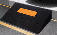 Tapis de seuil, rampe de passage, traversin de trottoir, rehausseur d'escalier, caoutchouc, bosse ralentissante, solide