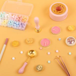 ชุดแสตมป์ขี้ผึ้งสำหรับเด็ก ชุดงานฝีมือ DIY พร้อมเม็ดขี้ผึ้งและหัวแสตมป์ วัสดุพลาสติก ของขวัญสำหรับเด็กผู้หญิง - Product Image 2