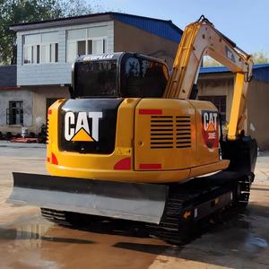 Excavatrice sur chenilles CAT 308E2 d'occasion, 8 tonnes, compacte, équipée d'une cabine et d'une lame de bulldozer, pour la construction, l'agriculture et les travaux de terrassement. - Product Image 5