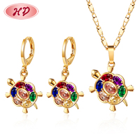 Ensemble de collier et de boucles d'oreilles avec pendentif tortue, bijoux en zircone cubique plaqués or 18 carats, ensemble de bijoux pour femmes en laiton