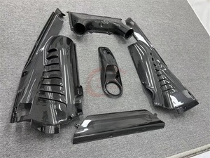 غطاء مدخول المحرك من ألياف الكربون الجاف عالي الجودة طراز OEM لـ Ferrari GTB - Product Image 6