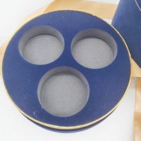 Boîtes d'emballage pour bijoux en papier rigide cylindriques personnalisées élégantes, logo en estampage à chaud, fermeture magnétique, ruban, nœud, velours noir, éponge