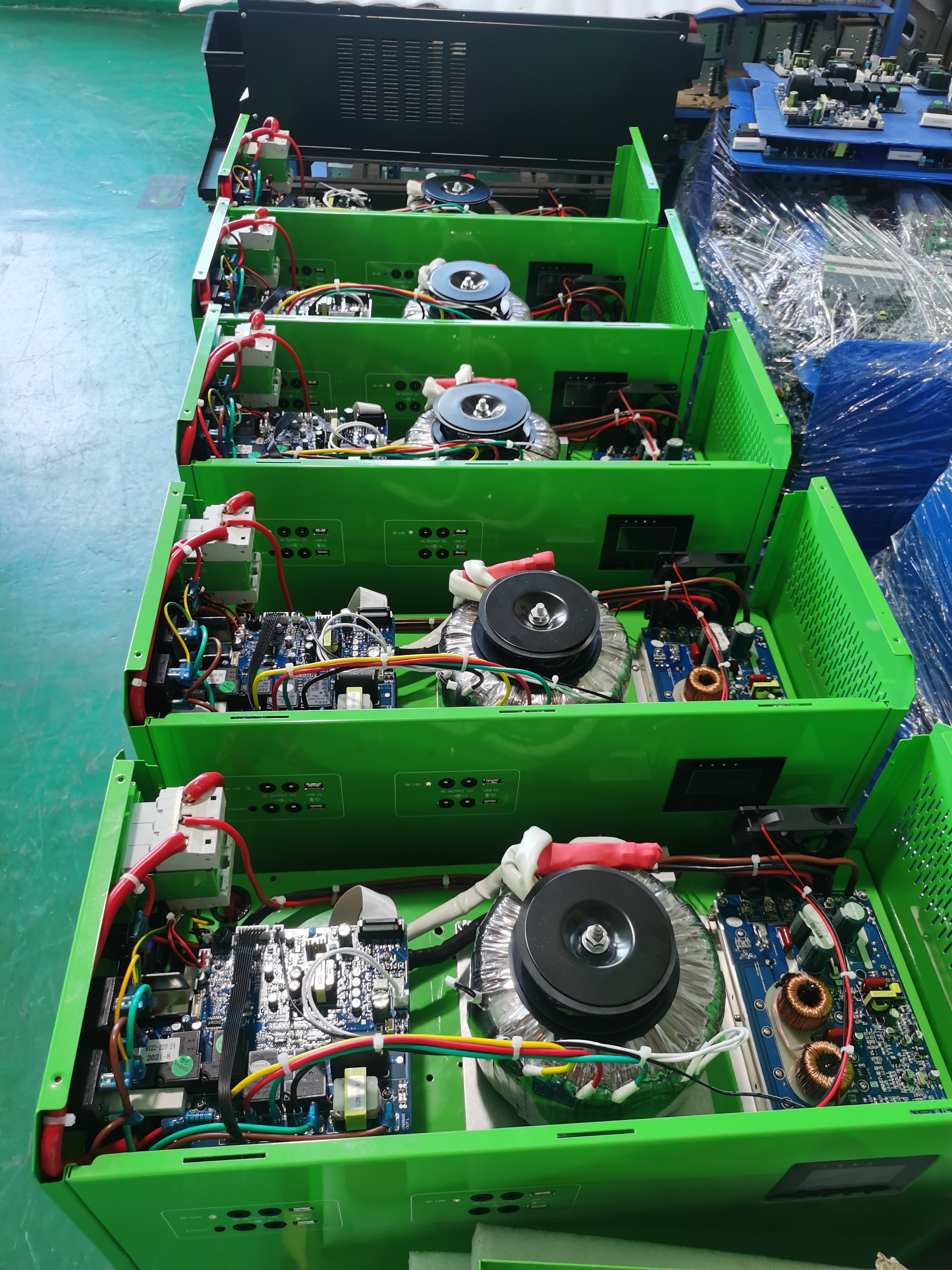 All-in-One 5KW Portable Solar Power Station Polycrystalline Silicon MPPT Controller Gel Battery Off-Grid Inverter for Camping · image 6