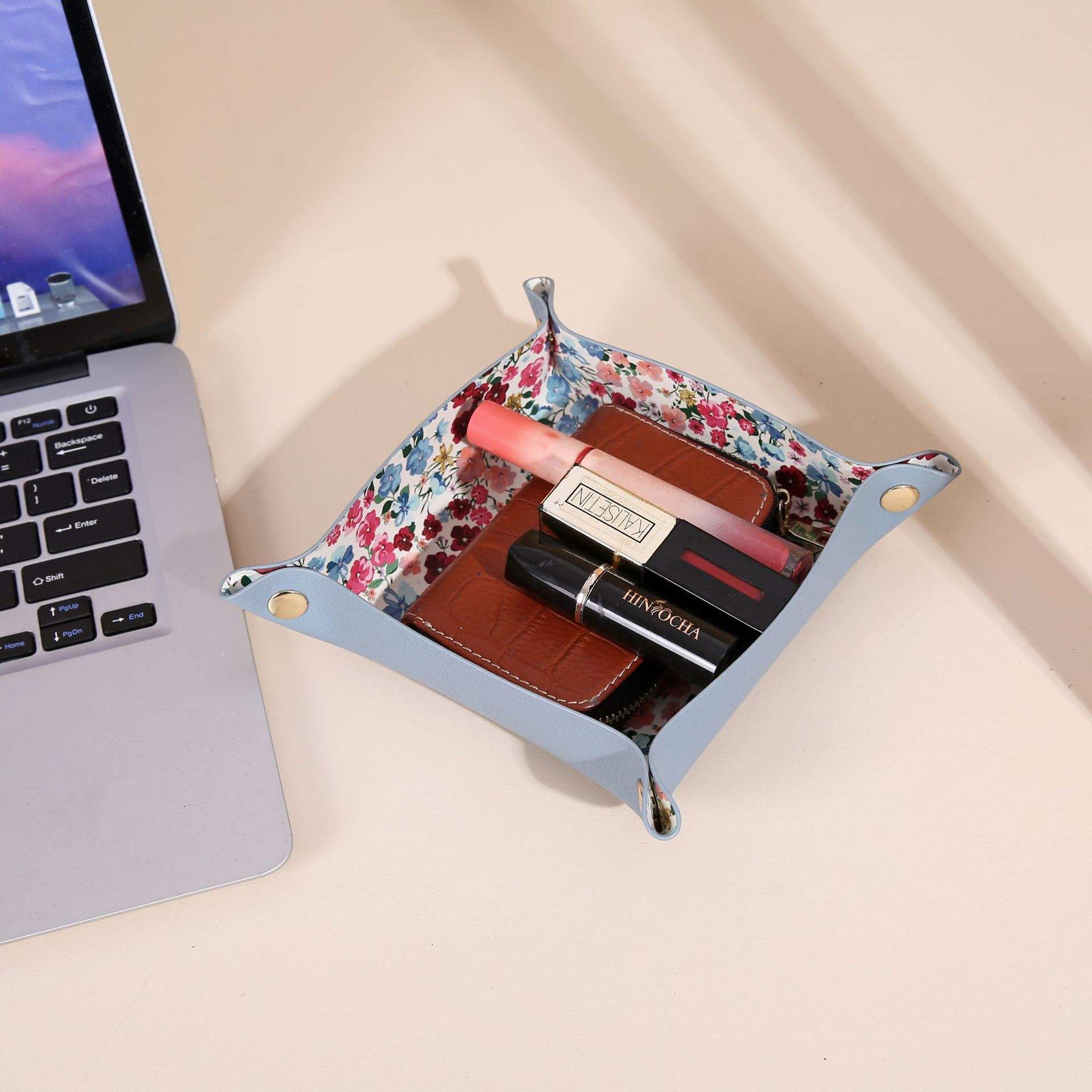 สีฟ้าอ่อน