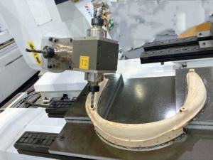 Logiciel de simulation de broche croisée pour machine de fraisage CNC 5 axes pour la production de chaises en bois massif avec boîtier anti-poussière - Product Image 5