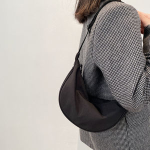 Nouveau Sac à Bandoulière Vintage en Nylon pour Femme 2026 – Léger, Portable, Forme Boulette, Tendance, à Porter à l'Épaule ou sous le Bras - Product Image 6