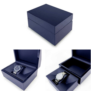 Présentez vos montres dans des boîtes de <span class=keywords><strong>montre</strong></span> en bois distinctives à haute brillance offrant un design tendance et robuste <span class=keywords><strong>pour</strong></span> un rangement moderne des montres - Product Image 3