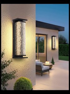 Lampe murale cylindrique LED solaire extérieure IP65 étanche en matériau PC noir Garantie 10 ans Lumière de couloir et de jardin - Product Image 2