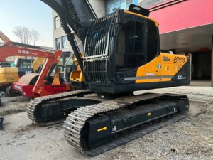 Excavadora Hyundai 220LC-9s Usada Original de Alta Calidad y Precio Económico, Excavadora Hidráulica de 22 Toneladas para Construcción, en Stock - Product Image 4