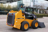 Chargeuse compacte robuste orientée vers le travail XC7SR12, capacité nominale de 1,26 tonne, godet de 0,60 m³ pour les travaux de maintenance routière sur chantier