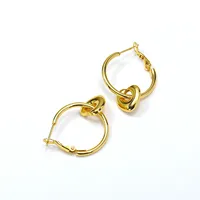 Boucles d'oreilles créoles décorées de cœurs plaqués or poli, clous d'oreilles hypoallergéniques en acier inoxydable pour femmes, pour un usage quotidien et décontracté