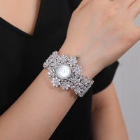 Pulsera de Lujo con Circonitas Cúbicas en Forma de Flor para Mujer, Brazalete de Cobre con Diamantes, Elegante Reloj de Cuarzo para Fiesta o Boda