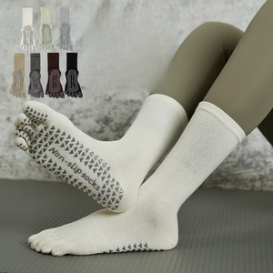 ถุงเท้าโยคะแบบ 5 นิ้ว ผลิตจากผ้าฝ้ายเป็นมิตรต่อสิ่งแวดล้อม ปิดด้วยแถบตีนตุ๊กแก - Product Image 2