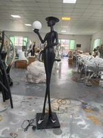 Lampe sur pied LED moderne, grande sculpture en résine noire, personnage de fille portant un chapeau, pour salon, hall d'entrée
