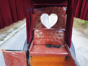 Royal Black love Limousine, Voiture à chevaux élégante pour excursions touristiques - Product Image 5