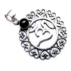 Pendentif Om en Onyx Noir avec Sertissage en Argent Plaqué, Bijoux de Yoga, Style Bohème, pour Femmes, Dieu Hindou - Product Image 3