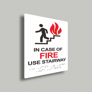 En cas d'incendie, utiliser l'escalier - Panneau de sécurité en braille auto-luminescent en aluminium - Panneau d'avertissement d'évacuation en cas d'incendie - Signalisation tactile personnalisée pour aveugles - Product Image 1