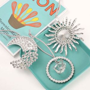 Pendentifs en plastique petits et mignons Lune et Soleil, décorations de sapin de Noël, ornements en strass, arrangements créatifs, fournitures de fêtes - Product Image 3