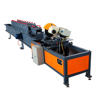 Machine de formage de rouleaux de portes pour volets roulants en polyuréthane 55/77 PU ignifugé pour garage Machine de fabrication de panneaux à lattes