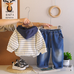 Completo Set 2 Pezzi Abbigliamento Casual Primaverile 2026 per Bambini e Neonati: Nuova Felpa con Cappuccio a Righe Trendy - Product Image 4