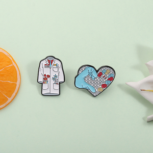 Broche en émail de style esthétique de laboratoire, romantique et scientifique, motif blouse de laboratoire, fleur et tube à essai, badge de revers, vente en gros - Product Image 2