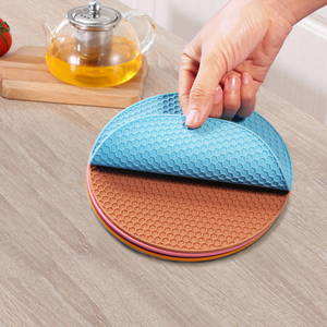 Neues Küchenwerkzeug Silikon-Tischdecke Anti-Rutsch-Isolierkissen Anti-Rutsch-Dickgeschirr Trocknen Backdecke Tischdecke zum Essen Abendessen - Product Image 2