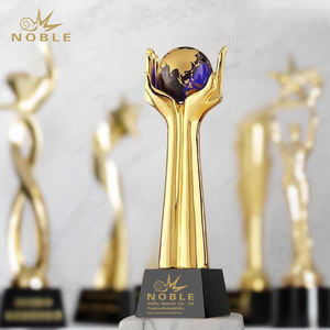 โนเบิลที่กำหนดเองสลักเรซินมือรางวัลรางวัลรางวัลลูกโลกคริสตัลสีฟ้ารางวัลสหกรณ์ - Product Image 3