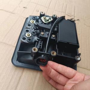 Directo de fábrica, piezas de autobús de 24V, nueva venta completa, cerraduras de puerta de almacén de equipaje de autobús con luz lateral de origen chino - Product Image 6