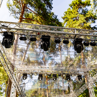 Estructura de Aluminio para Iluminación de Escenarios en Exteriores, Conciertos, Eventos, Bodas, con Techo Curvo y Pantalla LED