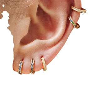 Pendientes de Aro Minimalistas de Latón con Diseño de Arcoíris Personalizados, Gran Venta - Product Image 4