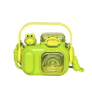 ขวดน้ำพลาสติกกันตกสำหรับเด็ก ลายการ์ตูนน่ารัก พร้อมหลอดดูด ยี่ห้อ Giavos รุ่น Plush Camera สไตล์สปริง 2024 - Product Image 4