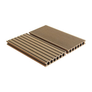 พื้นไม้เอ็นจิเนียร์ WPC ลายไม้โอ๊คขาวยุโรป กว้าง 19 มม. ผิวเรียบ ทนทาน กันน้ำ และเป็นมิตรกับสิ่งแวดล้อม เหมาะสำหรับห้องนั่งเล่น - Product Image 4