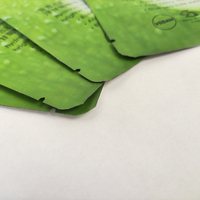 Emballage personnalisé pour masque facial avec logo, pochette en plastique à 3 soudures latérales avec encoche de déchirement pour le stockage de masques en crème ou en feuille